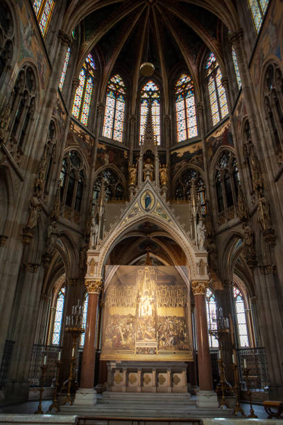 обету церкви - altar church vienna gothic style стоковые фото и изображения