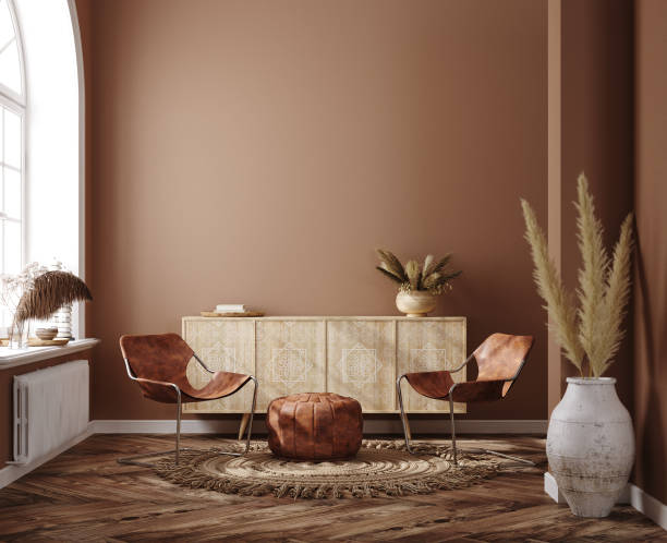 interno di casa con decorazione boho etnica, soggiorno in colore marrone caldo - penisola scandinava foto e immagini stock