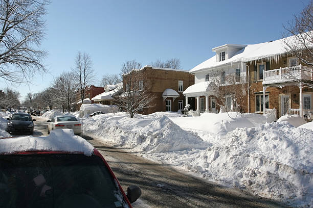 istock City in the morning after heavy blizzard, Canada 121286452