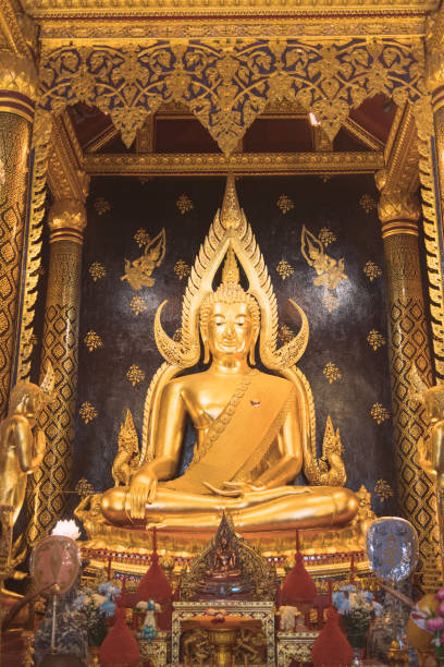 beautiful nang phaya buddha statue in nang phaya temple (wat nang phaya) top five benjaphakee statue in thailand - garuda bangkok thailand gold imagens e fotografias de stock