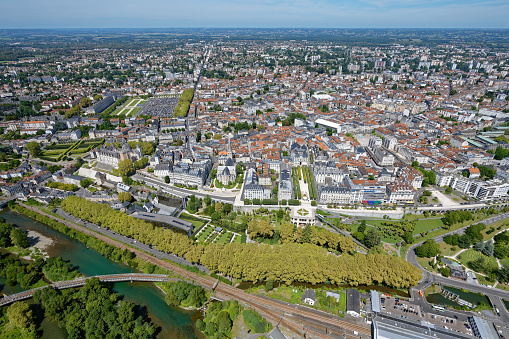 Aerial view of central Pau and the Boulevard des Pyrénées from the south