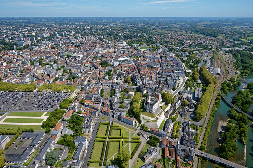 Aerial view of central Pau and the Boulevard des Pyrénées from the west
