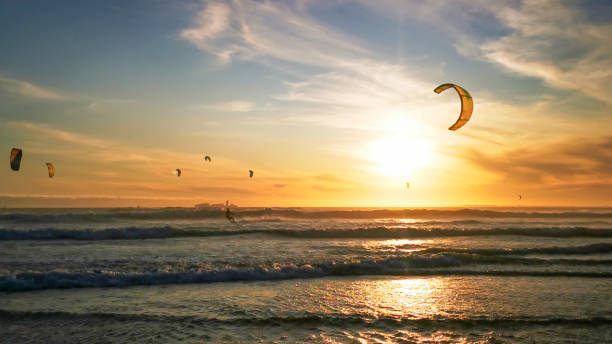 istock Kite Surf Table Mountain Cape Town, South Africa 1212915769