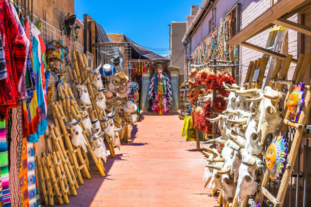 santa fe, nuevo méxico, mercado tradicional de estados unidos - santa fe new mexico fotografías e imágenes de stock