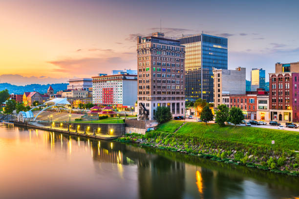 istock Charleston, West Virginia, USA 1212921331