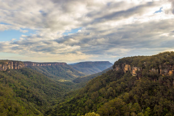 schöner landschaftsblick auf kangaroo valley, australien - scarp stock-fotos und bilder