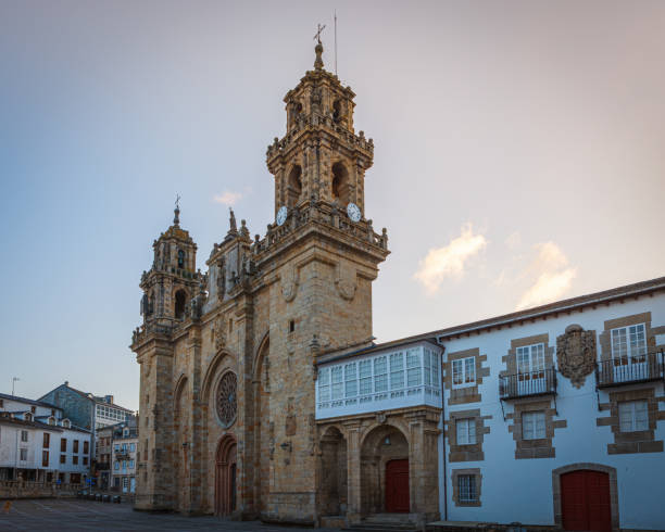 catedral de mondonedo (mondoñedo), a caminho de st. james, galícia, espanha - galicia pilgrimage pilgrim religion - fotografias e filmes do acervo