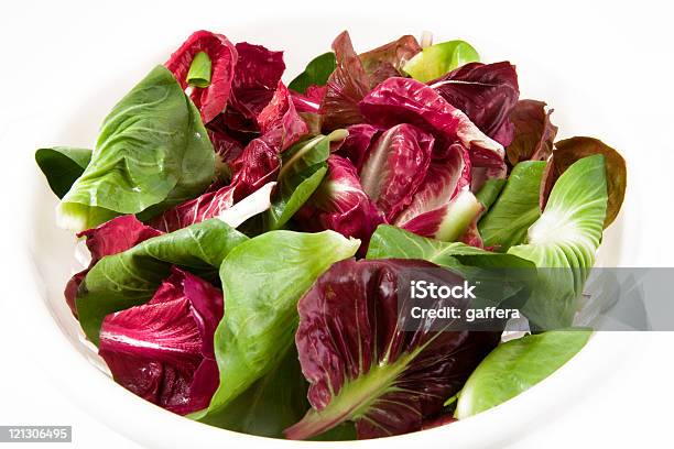 Radicchio In Sieb Stockfoto und mehr Bilder von Blatt - Pflanzenbestandteile - Blatt - Pflanzenbestandteile, Blattgemüse, Blattsalat