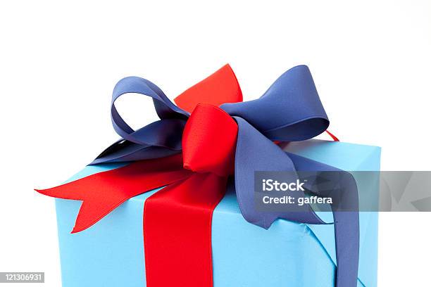 Azul Caja De Regalo Foto de stock y más banco de imágenes de Azul - Azul, Regalo de navidad, Azul real