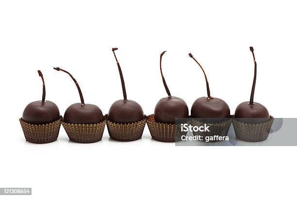 Foto de Chocolate E Cerejas e mais fotos de stock de Cereja - Cereja, Coberto de Chocolate, Biscoito