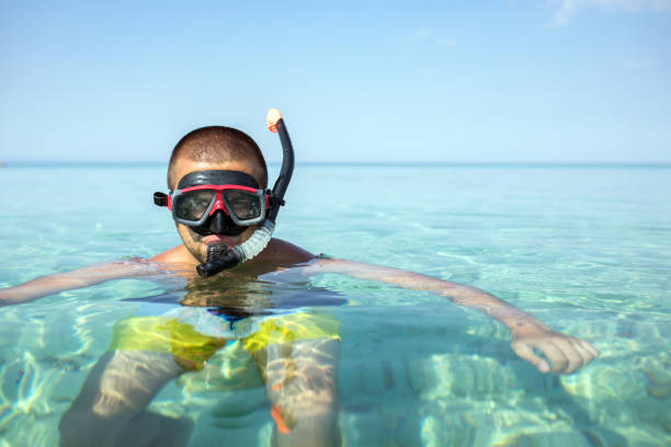 istock Young men preparing for diving 1213088789