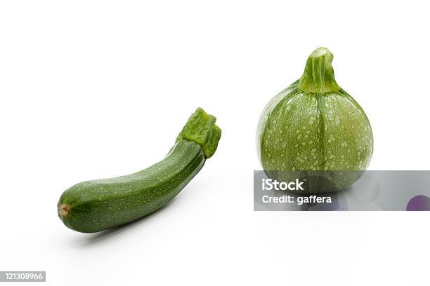 Italienische Zucchini Stockfoto und mehr Bilder von Farbbild - Farbbild, Fotografie, Freisteller – Neutraler Hintergrund