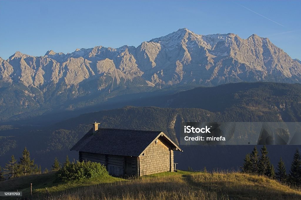 Piccola mountain house - Foto stock royalty-free di Abitacolo