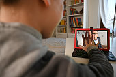 video-chat-vater-und-sohn.jpg?b=1&s=170x170&k=20&c=6MqK3FwviGqKvq8aJhDfOY4MKMo9Pt9YMSlsmALvhs4=