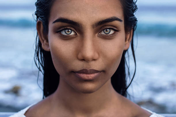 beautiful portrait of indian woman with blue eyes - asian ethnicity fashion model beautiful luxury imagens e fotografias de stock