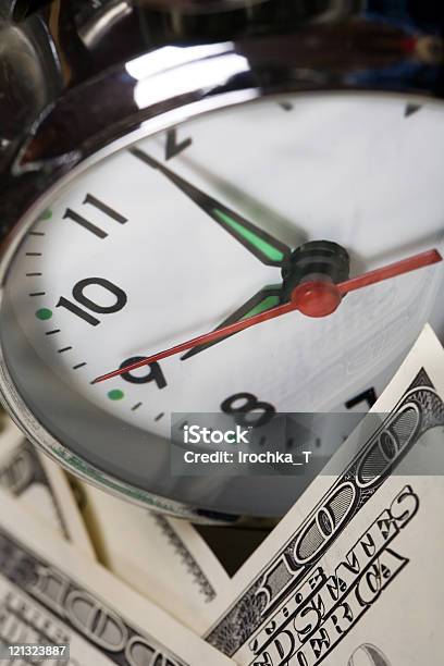 Reloj Despertador Foto de stock y más banco de imágenes de Actividades bancarias - Actividades bancarias, Agente de servicio al cliente, Ahorros