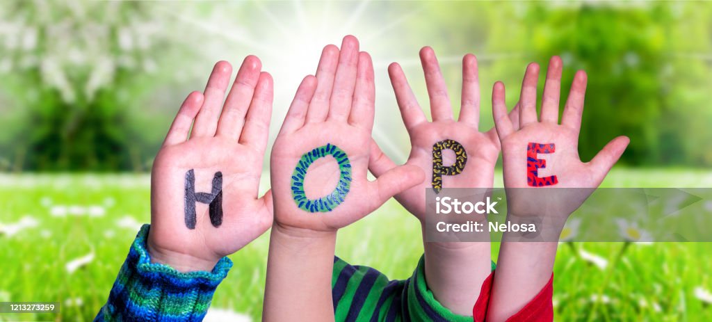 어린이 손 구축 단어 희망 잔디 초원 희망에 대한 스톡 사진 및 기타 이미지 - 희망, 아이, 낱말 - iStock