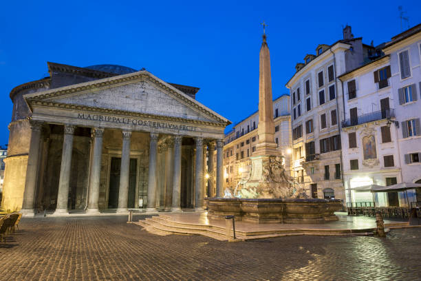 panteón en roma por la noche - ancient rome rome fountain pantheon rome fotografías e imágenes de stock