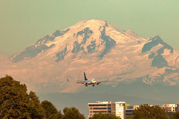 istock Atterrissages YVR Vancouver Landings 1213329058