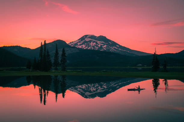istock Sunset kayak paddle at Sparks Lake, Central Oregon 1213353287
