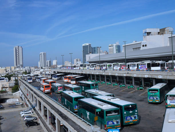 テルアビブの中央バスステーション - bus station ストックフォトと画像