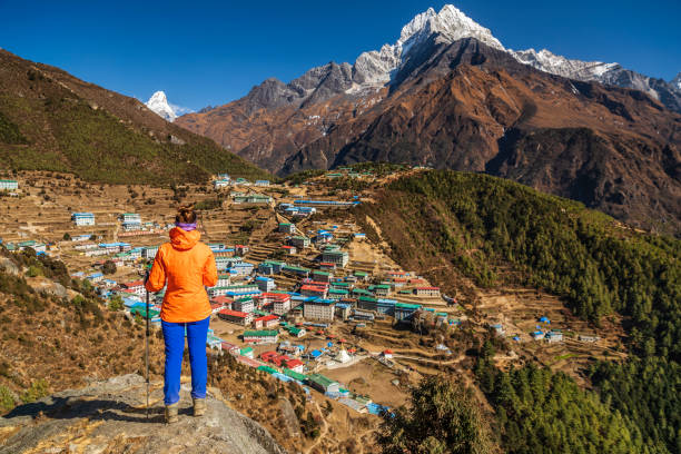 上からナムチェバザール、エベレスト国立公園、ヒマラヤ、 - namche bazaar ストックフォトと画像