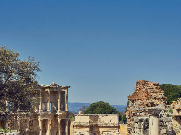 エフェサス古代都市のセルサス図書館。 - ephesus turkey greek culture ancient greece ストックフォトと画像