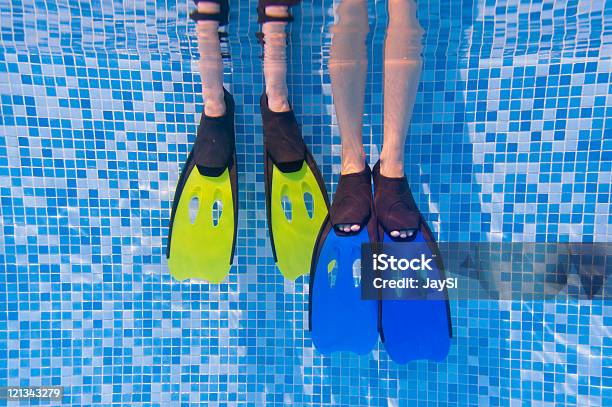 Niños Natación De Fondo Foto de stock y más banco de imágenes de Aleta - Equipo de buceo - Aleta - Equipo de buceo, Niño, Abstracto