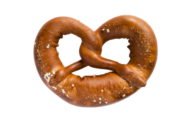 istock Salt pretzel isolated 1213459006