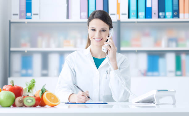 istock Nutritionist on the phone 1213463010