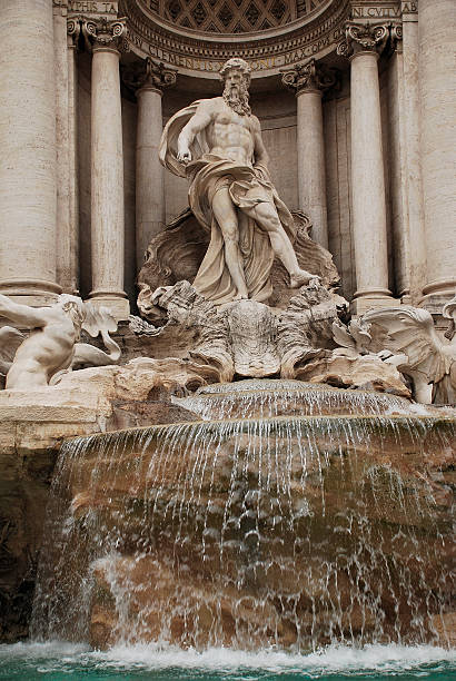 oceanus estátua da fontana di trevi - roman mythology travel destinations vertical trevi fountain - fotografias e filmes do acervo