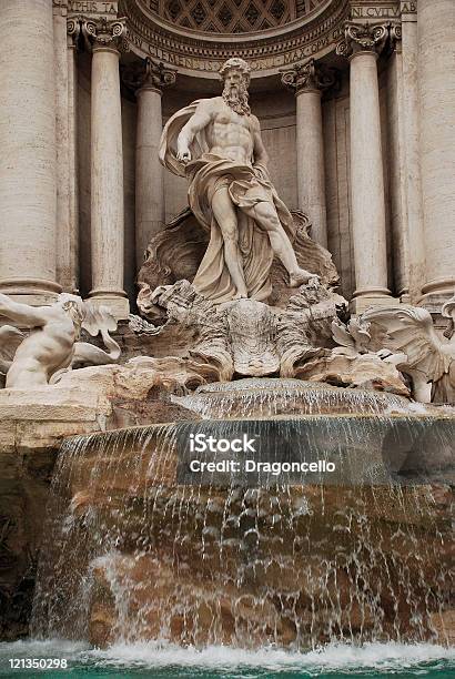 Estátua Oceanus Na Fonte De Trevi - Fotografias de stock e mais imagens de Antigo - Antigo, Arquitetura, Arte