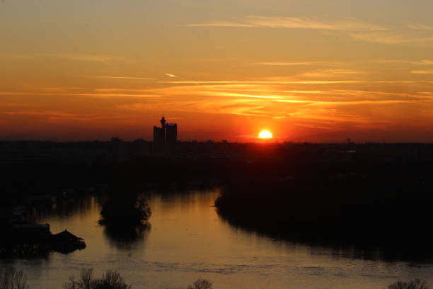 istock Sunset in the city 1213508760
