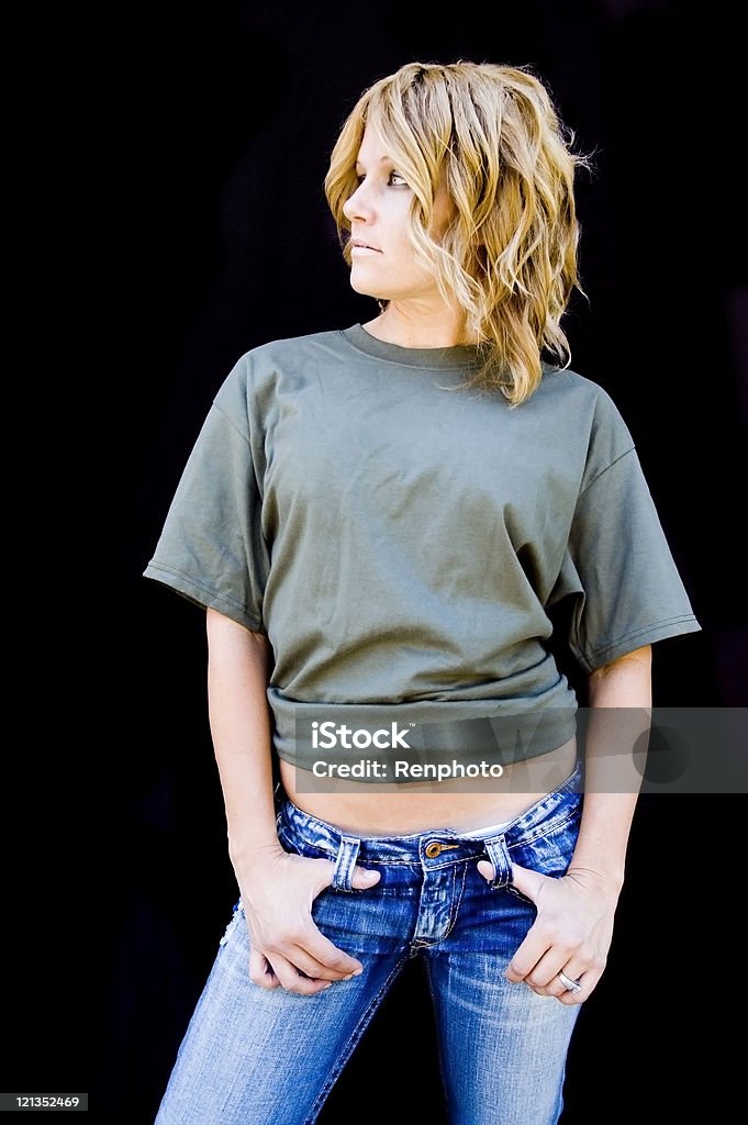 Blank T-Shirts - Lizenzfrei Eine Frau allein Stock-Foto