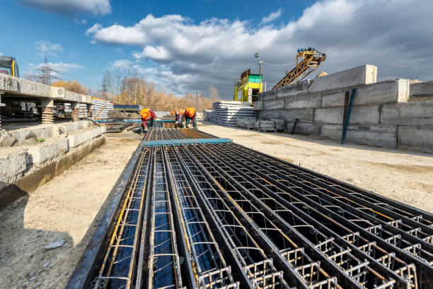 Form for pouring reinforced concrete piles