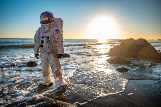 spaceman in the surf - horizon over water malibu california usa imagens e fotografias de stock