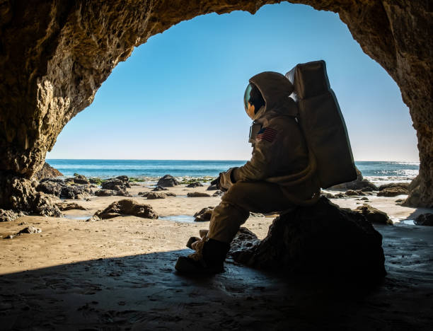 spaceman in the surf - horizon over water malibu california usa imagens e fotografias de stock