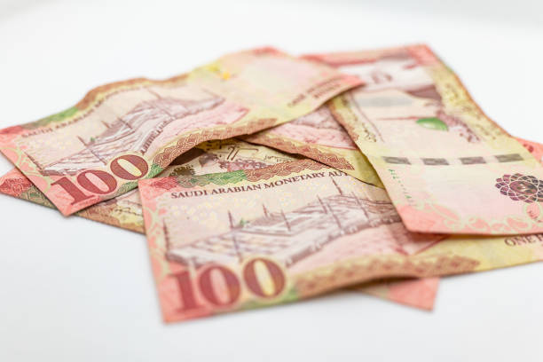 istock Saudi Arabian 100 Riyal bank note 1213561159