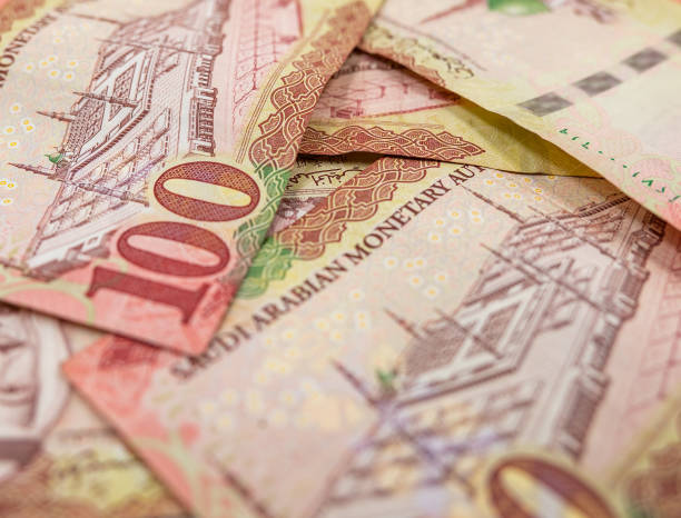 istock Saudi Arabian 100 Riyal bank note 1213561300