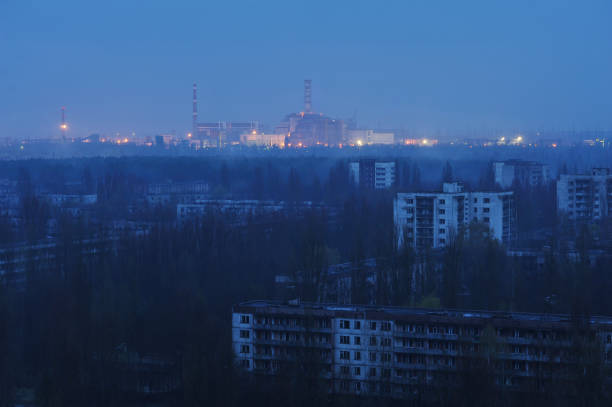 ville fantôme pripyat dans la zone de tchernobyl - 1986 photos et images de collection