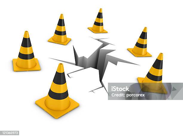 Foto de Cones De Trânsito Pelo Buraco e mais fotos de stock de Amarelo - Amarelo, Buraco, Cone