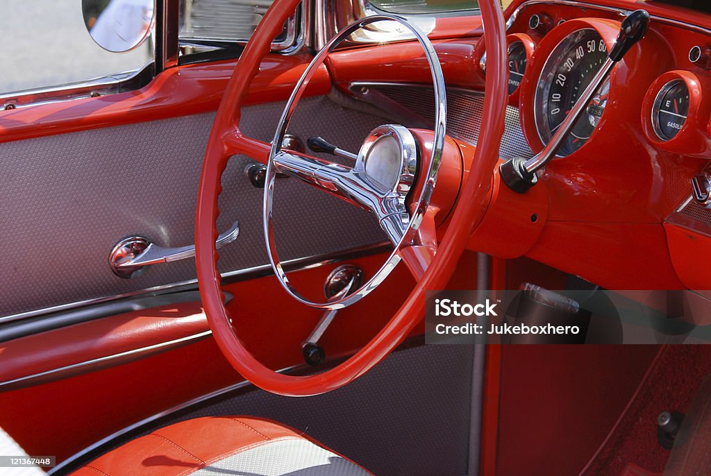 Interior do carro antigo - Foto de stock de Carro antigo royalty-free