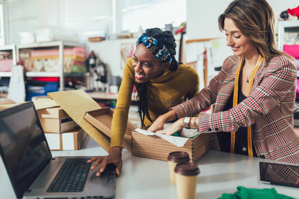 istock Sales Online. Working women at their store. 1213696545