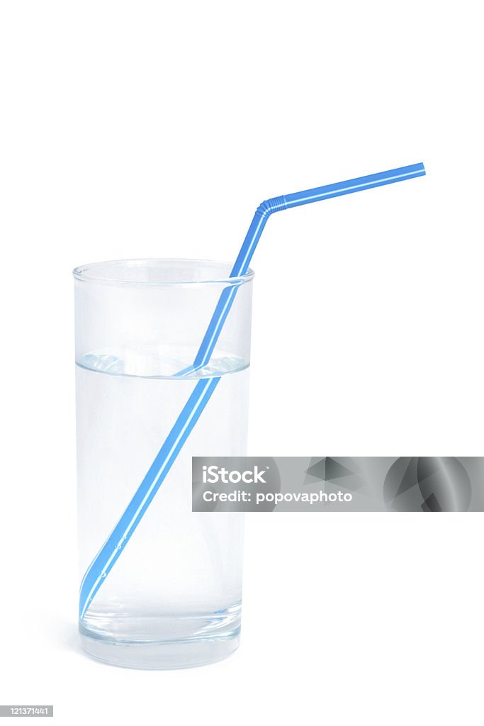 Бокал воды с голубой straw - Стоковые фото Трубочка для напитков роялти-фри