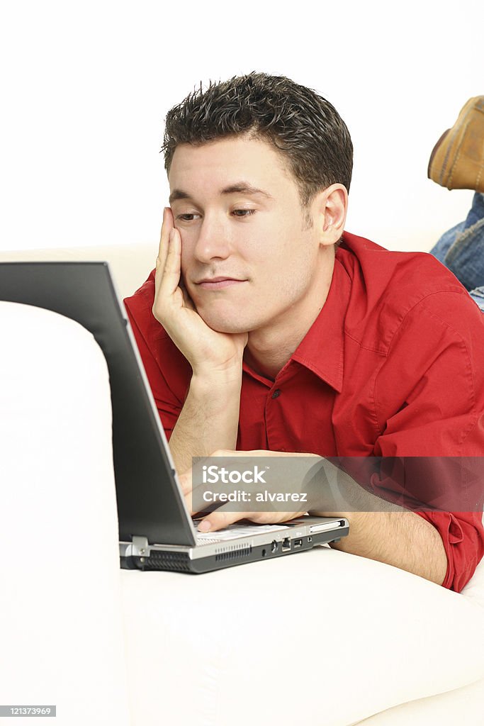 Ennuyer homme avec ordinateur portable - Photo de Adulte libre de droits