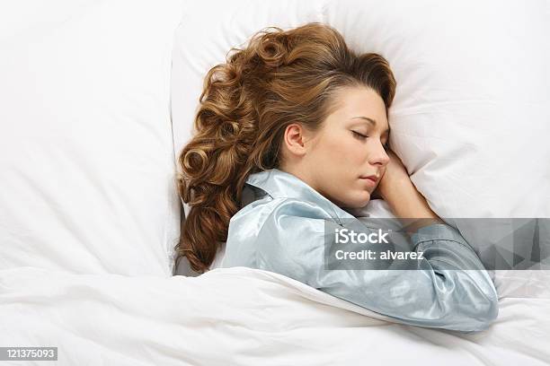 Mulher Dormir - Fotografias de stock e mais imagens de Aconchegante - Aconchegante, Adolescente, Adolescência