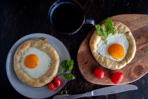 homemade breakfast:savory egg mini pizza