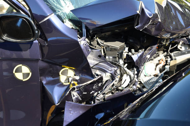 istock A crash test of vehicles 1213839365