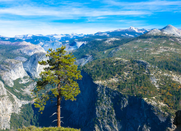 панорама долины yosemite, калифорния соединенные staates - united staates стоковые фото и изображения