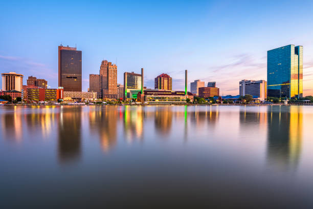 istock Toledo, Ohio, USA Town Skyline 1213883527